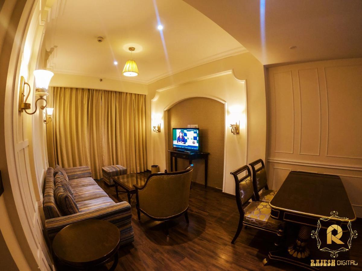 Golden Galaxy Hotels And Resorts Delhi  Extérieur photo
